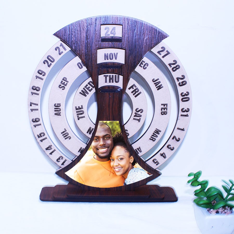 Personalized Universal Wooden Calendar