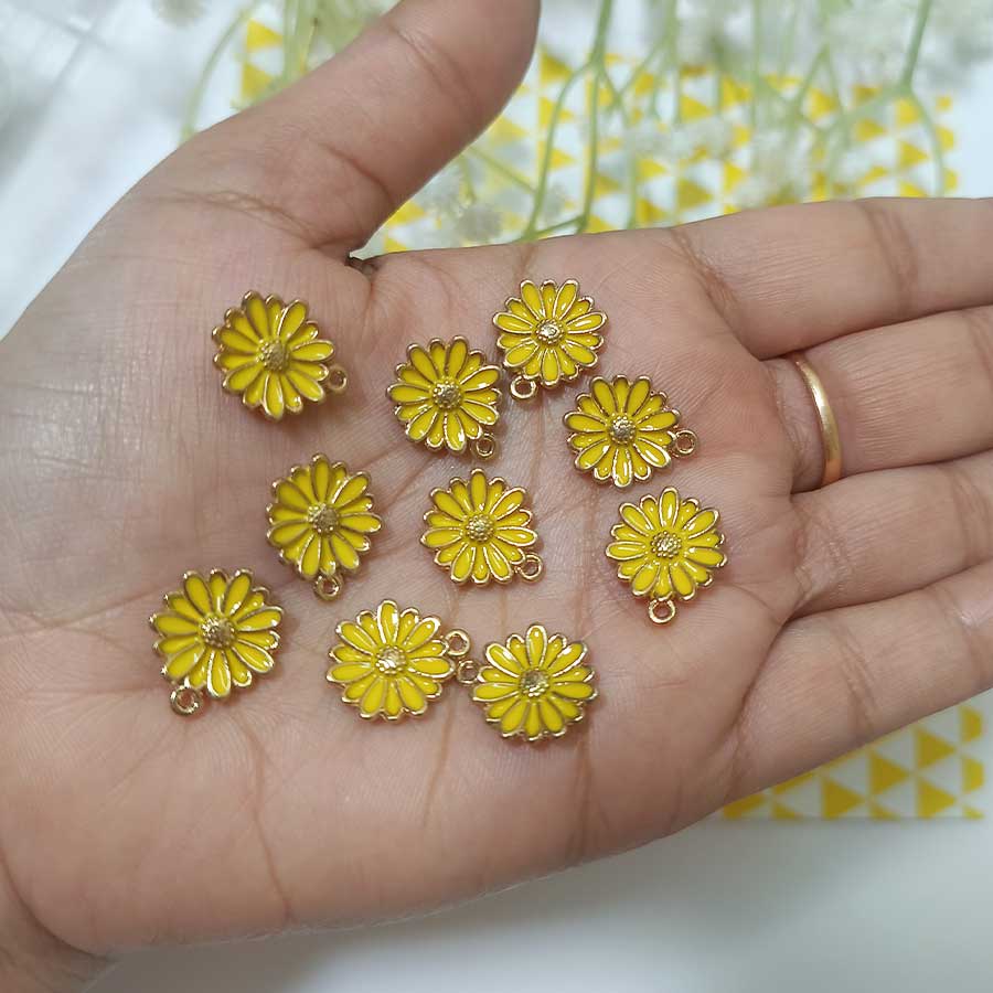 Yellow Daisy Charm / Daisy Pendents Pack  of -2