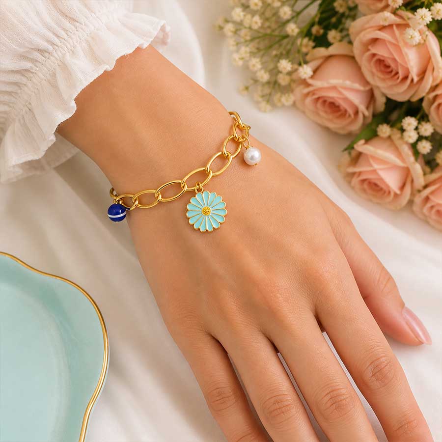 Fashionable Evil Eye with Daisy Charme Braclate
