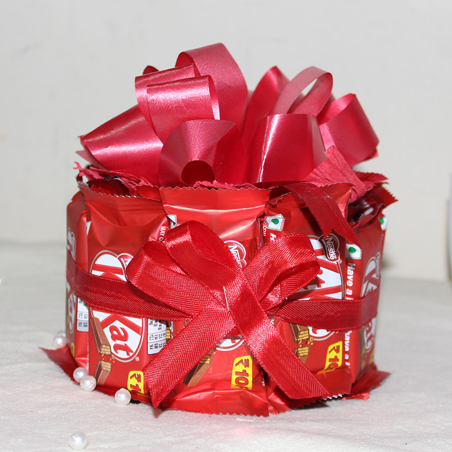 Buy or Order Kit Kat Bouquet with Ferrero Rocher Online  OyeGifts