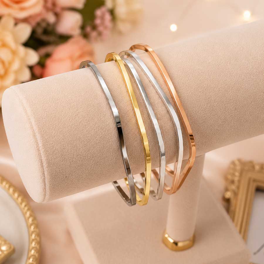 Fashionable Bangel Braclate