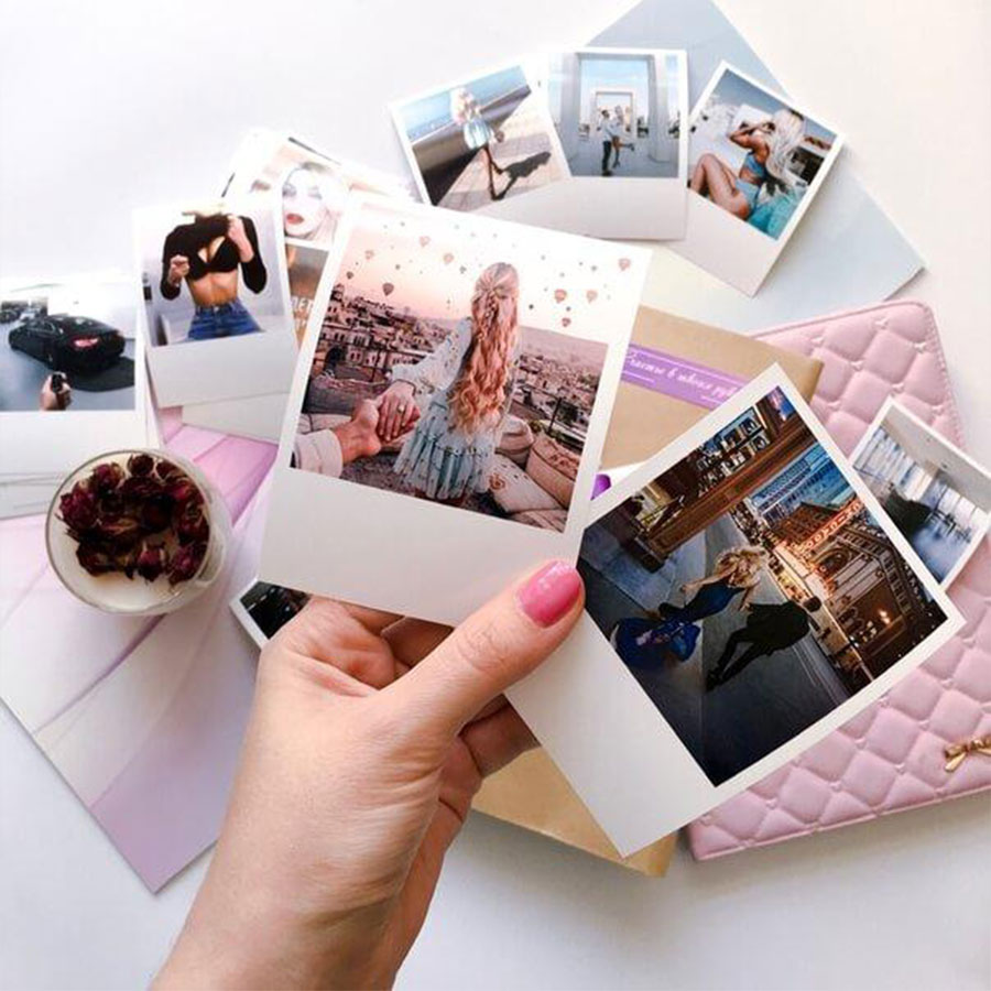 Polaroid Memories – 10 Photos With  Red Heart BrownClips