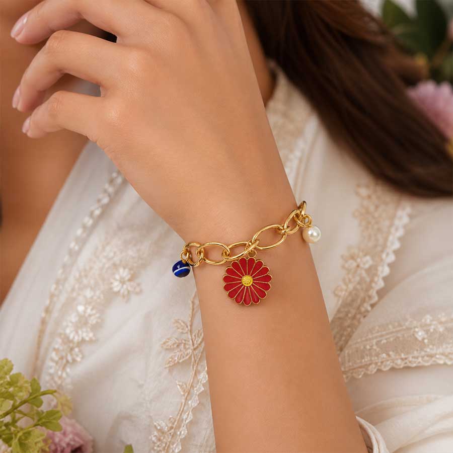 Fashionable Evil Eye with Red Daisy Charme Braclate