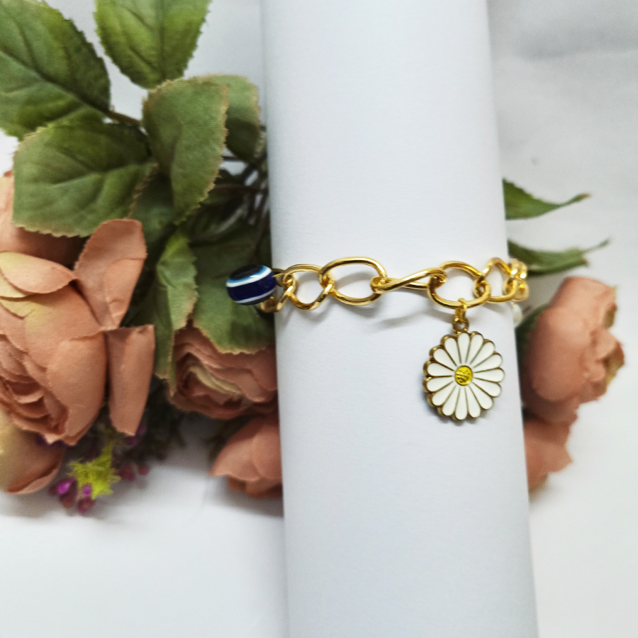 Fashionable Evil Eye with White Daisy Charme Braclate